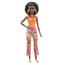 Barbie - Muñeca Fashionistas con vestido estilo Y2K y accesorios ㅤ