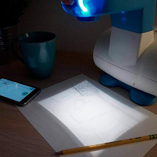 A dibujar con el Proyector Smart Sketcher de Famosa