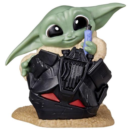 Star Wars - Baby Yoda pose problemas de casco