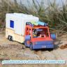 Famosa - Bluey - Vehículo de vacaciones con tablas de surf y figurita articulada ㅤ