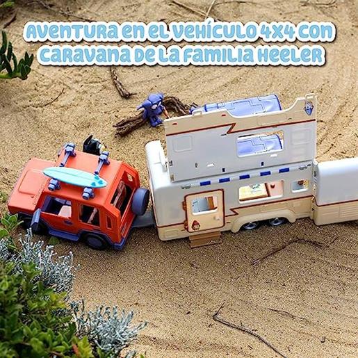 Famosa - Bluey - Vehículo de vacaciones con tablas de surf y figurita articulada ㅤ